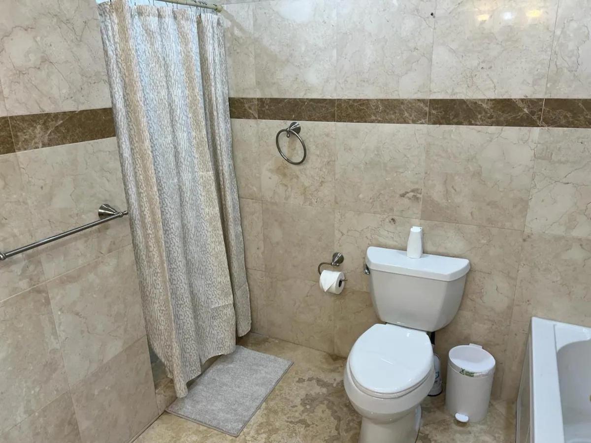 Cozy Lakeside Suite With Private Bath & Entrance Pembroke Pines Exterior photo